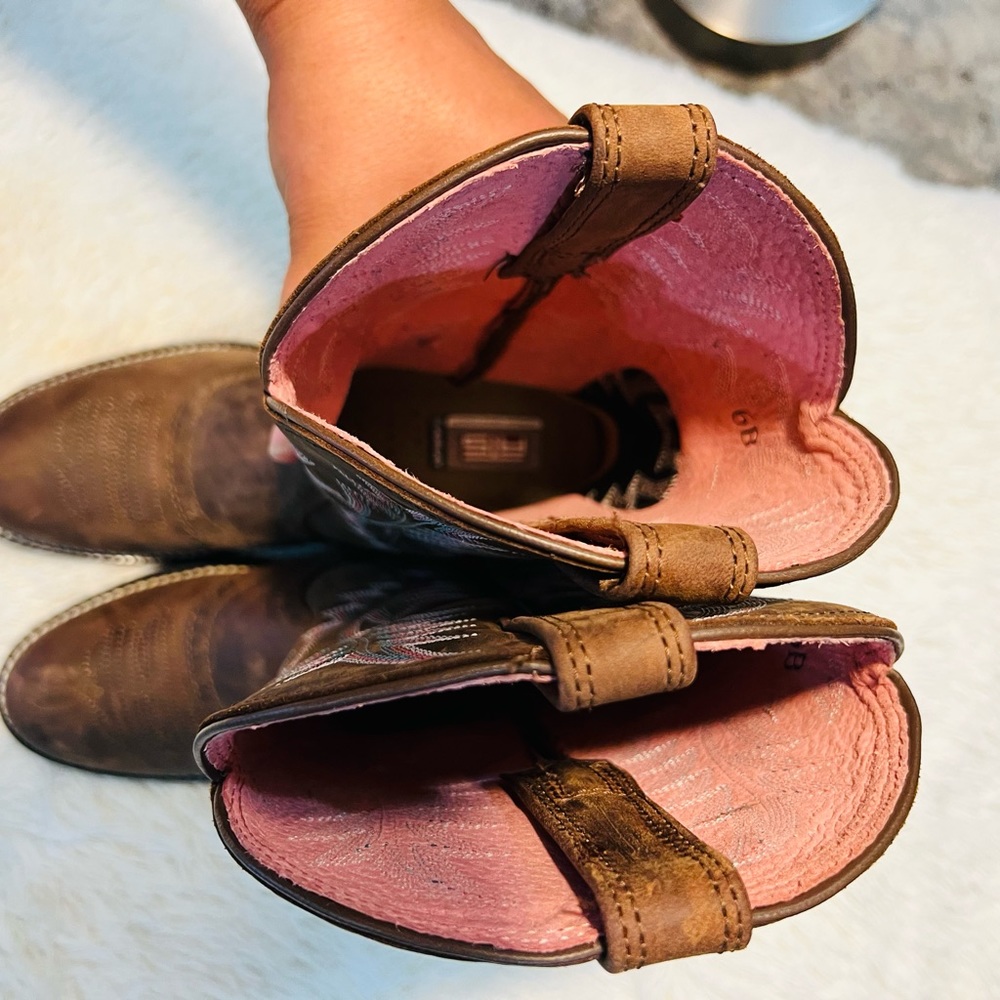 Ariat Womens Cowgirl Boots Like New --SOLD - Picture 8 of 9